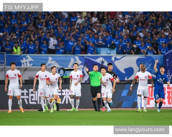 成都足球队边路渗透战术分析及其对比赛结果的影响探讨 成都足球队边路渗透战术分析及其对比赛结果的影响探讨