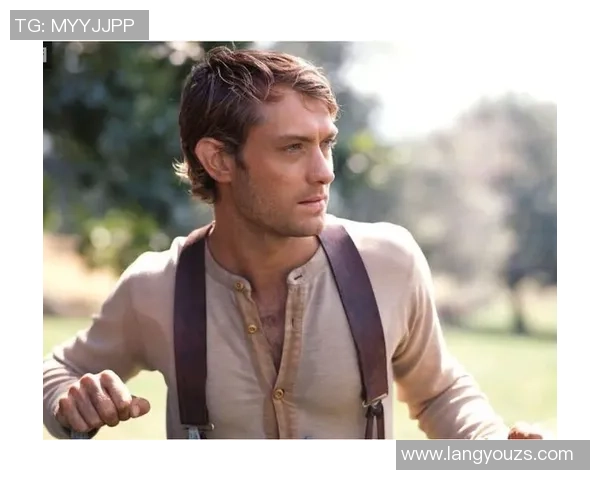 裘德洛化身足球明星展现魅力与激情的完美结合