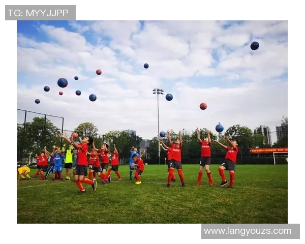 足球明星微信视频揭秘他们的训练生活与场外趣事,带你走近偶像的真实世界 足球明星微信视频揭秘他们的训练生活与场外趣事,带你走近偶像的真实世界