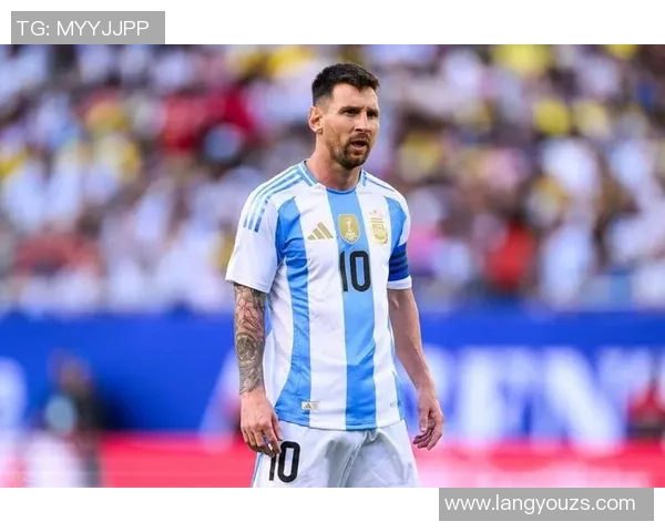 足球明星穿蓝色球鞋展现风采引领时尚潮流的魅力之旅