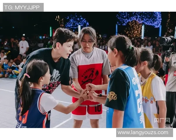 黄敏专访：从青涩少年到网球明星的成长之路回顾